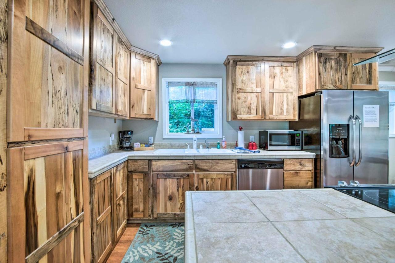 Coos Bay Retreat Less Than 2 Mi To Marina And Casino! Exteriör bild